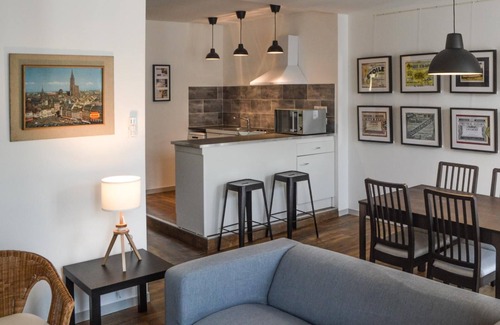 Bergerac Apartment | RP1 Vintage apartment in the heart of the city