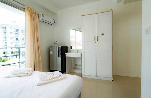 Khlong Toei Hotel | RQ Bangkok Sukhumvit 50 by Collection O