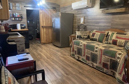 Medina House | RRR Cabin on the Medina