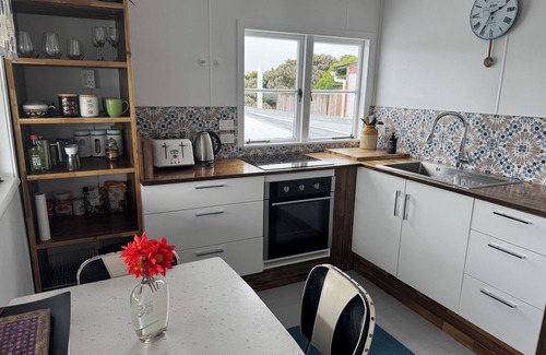 Raglan House | Rua Totora Classic Kiwi Bach