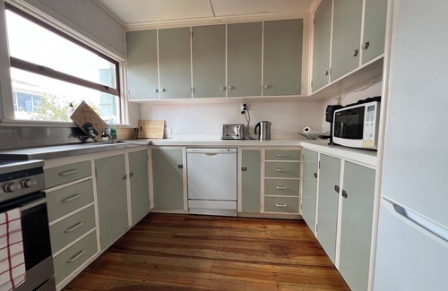 Ruakaka House | Ruakākā Beach Bach