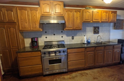Oscar House | Rubies on the River- large yard, private pier, great for couples and families