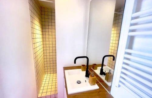 Secteur 2 Apartment | Ruby- Quai St Laurent- Bastille