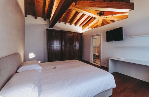 Badia Calavena Bed & Breakfast | Ruby, room with bathroom.Villa Riva, tranquility,at the foot of the Little Dolomites.