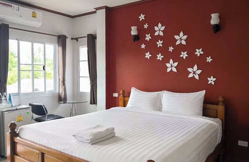 Nongbua Lamphu Hotel | Rueanchorfa Hotel