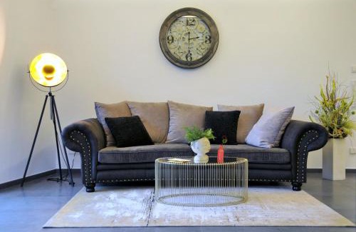Marlengo Apartment | Ruhige Ferienwohnung mit Garten und Garage in Privatvilla