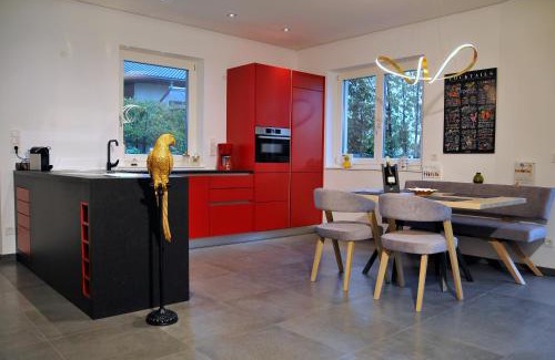 Marlengo Apartment | Ruhige Ferienwohnung mit Garten und Garage in Privatvilla