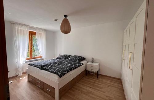 Penzberg Apartment | ruhige, zentrale Gartenwohnung mit Tiefgarage