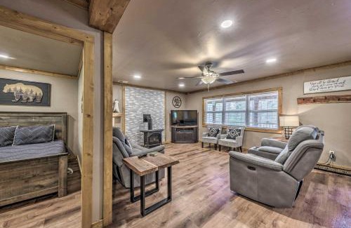 Ruidoso House | Ruidoso Cabin with Patio - Walk to Midtown!