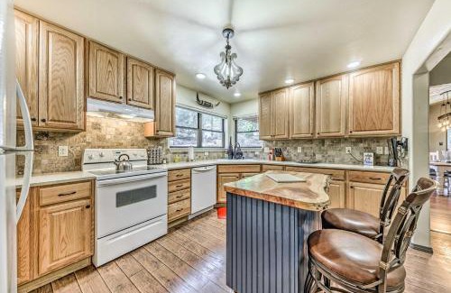 Ruidoso House | Ruidoso Memories Mountain Retreat with Hot Tub!