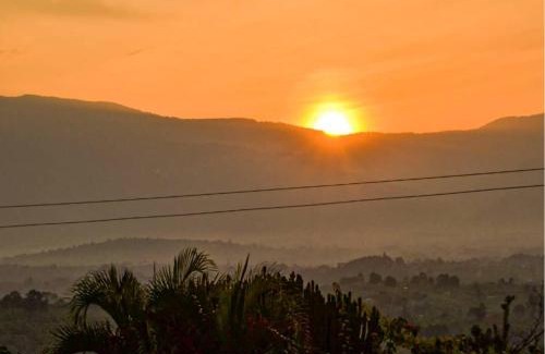 Kitojo House | Rujuna Hilltop Guesthouse