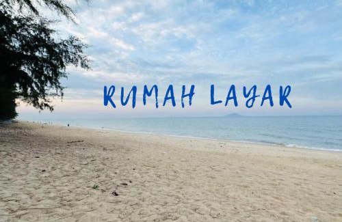 Kampung Pagar Besi House | Rumah Layar