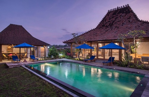 Mengwi Villa | Rumah Tyang Mengwi: located in the midst of a rice paddy — just north of Canggu!
