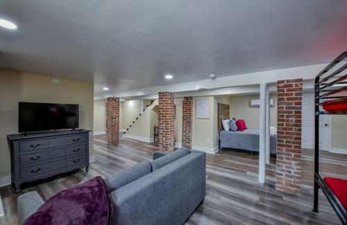 Tuscaloosa House | Run Forest Run - Book for 30 nights or longer!