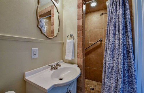 Tuscaloosa House | Run Forest Run - Book for 30 nights or longer!
