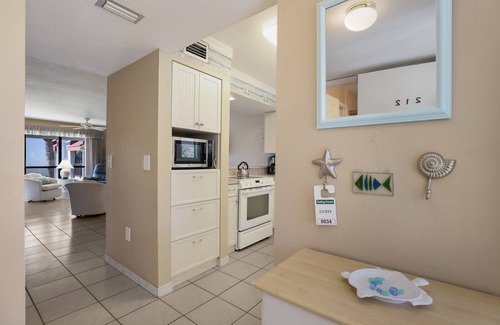 Bradenton Beach Condo | Runaway Bay 212 by Duncan Real Estate