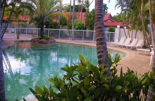 Runaway Bay Hotel | Runaway Bay Motor Inn
