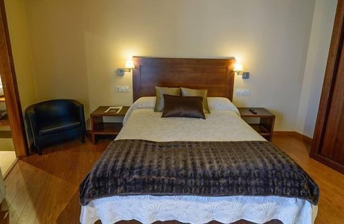 San Pedro de la Ribera Cottage | Rural apartment Casona de Llanorrozo for 4 people