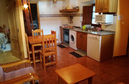 Serantes Cottage | Rural apartment (full rental) Pumarega for 4 people