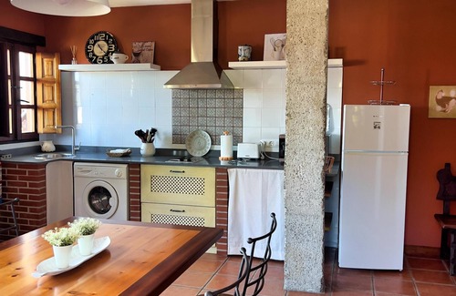 Isla Apartment | Rural Apartment with 2 Bedrooms and Terrace in the Historic Center of Isla de Mallorca