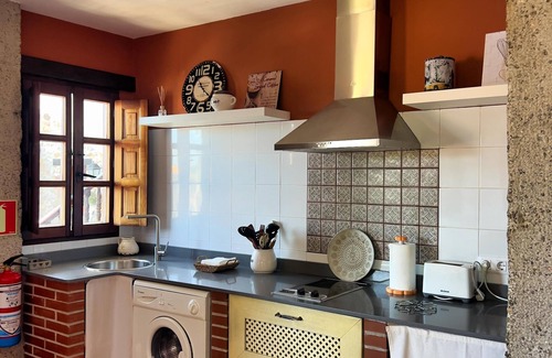Isla Apartment | Rural Apartment with 2 Bedrooms and Terrace in the Historic Center of Isla de Mallorca