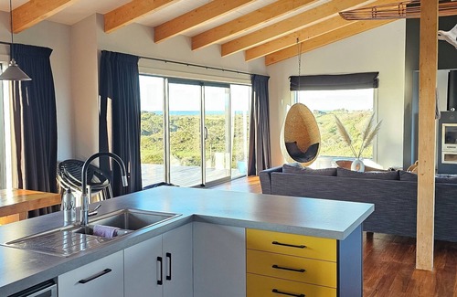 Thornton House | Rural Beachfront, Private With Amazing Views Over Land, Ocean and Islands