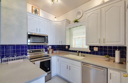 Biggsville Cottage | Rural Biggsville Vacation Rental w/Porch