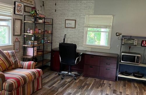 Sunset Road Apartment | Rural fun close to everything in Charlotte