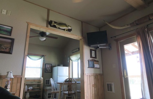 Bottineau House | Rural Getaway at Homestead Lodge