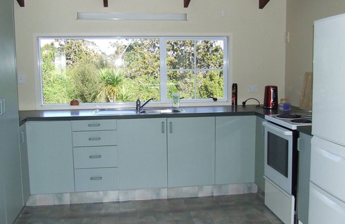 Mahurangi East Cottage | Rural Getaway! Close to beaches!