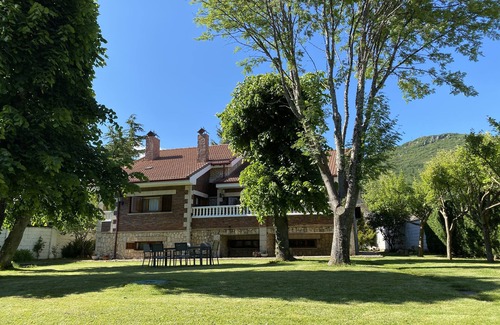 Velilla del Rio Carrion Cottage | Rural House "Los Tilares"
