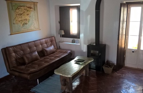 Vila Nogueira de Azeitao Cottage | Rural house, comfortably equipped, green mountains, sandy beaches,