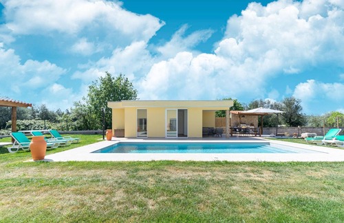 Camparca House | Rural holiday home in Netos-Almagreira with pool