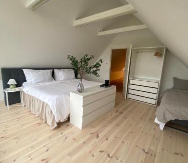 Allerum Villa | Rural home by golf course