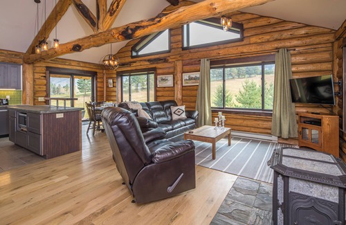 Bozeman House | Rural home on 5 acres w/incredible views minutes to Bozeman - Sypes Canyon Cabin