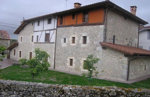 Argote Cottage | Rural house (full rental) Villages of Treviño for 17 people