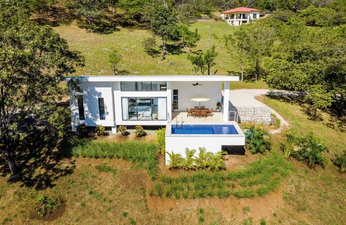Rio Seco House | Rural living with mountain views and private pool!