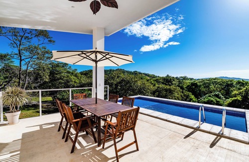 Rio Seco House | Rural living with mountain views and private pool!