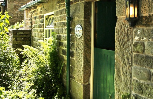 Chesterfield Cottage | Rural location on the edge of a small Derbyshire village of Holymoorside