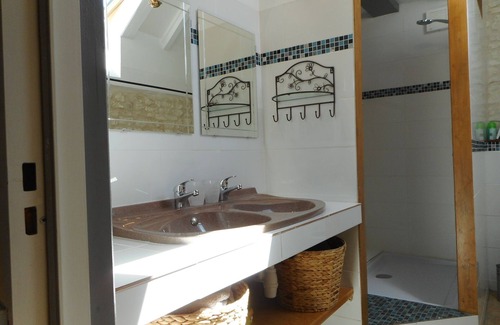 Jaulnay House | rural location with unobstructed view, old farmhouse from 1600
