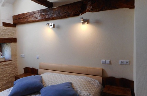 Jaulnay House | rural location with unobstructed view, old farmhouse from 1600
