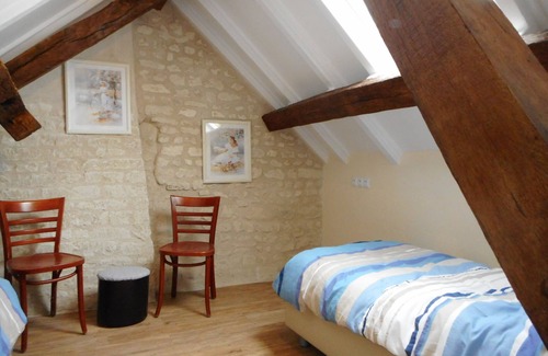 Jaulnay House | rural location with unobstructed view, old farmhouse from 1600