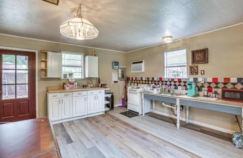 Fluker House | Rural Louisiana Vacation Rental with Fire Pit!