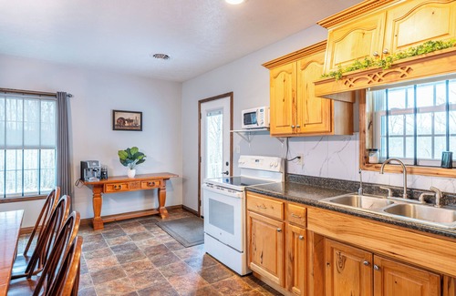 Elizaville Cabin | Rural, peaceful, sleeps 10