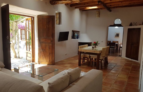 Sant Antoni de Portmany Bed & Breakfast | rural property ideal for couples who enjoy the natural surroundings and tranquility.