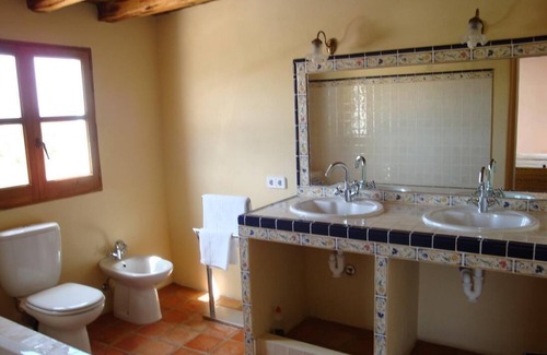 Sant Antoni de Portmany Bed & Breakfast | rural property ideal for couples who enjoy the natural surroundings and tranquility.