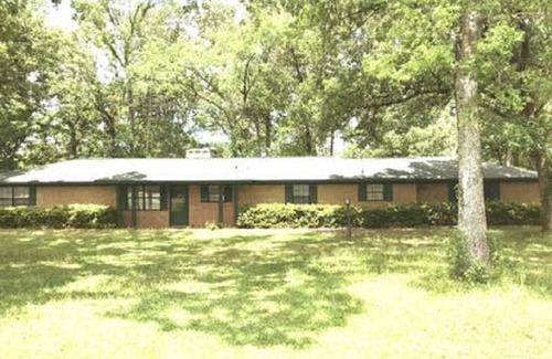 Laneville House | Rural Relaxation in Reklaw!