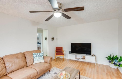 Bedford House | Rural Retreat Near Golf Courses in Ottawa Lake!