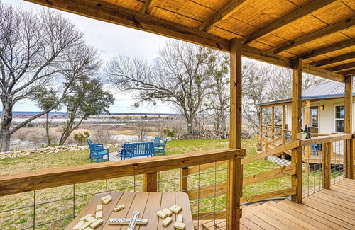 Dennis Cabin | Rural Retreat w/Water View! 9 Mi to Dtwn Granbury