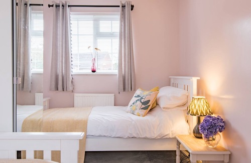 Sandwich House | Rushbrook is a lovely family holiday home, just a short walk into the historic town centre of Sandwi